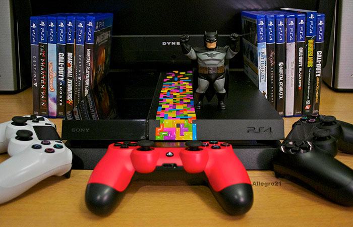 Có ý kiến cho rằng nên mua máy ps4 hệ Mỹ vì xịn hơn, có thật không?