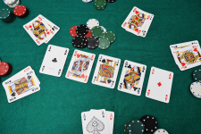 Poker online là gì? Hướng dẫn chơi poker online cùng game bài đổi thưởng